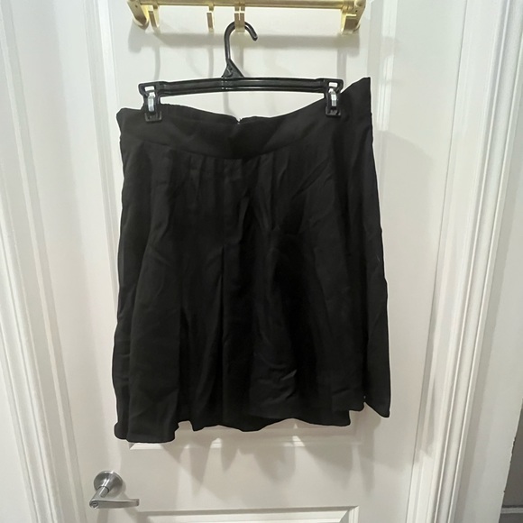 Black a line skirt - Picture 3 of 4